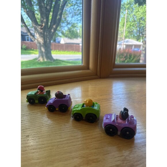 Fisher Price Little People Wheelies Vehicles Set Of 4 With Characters - Picture 3 of 5